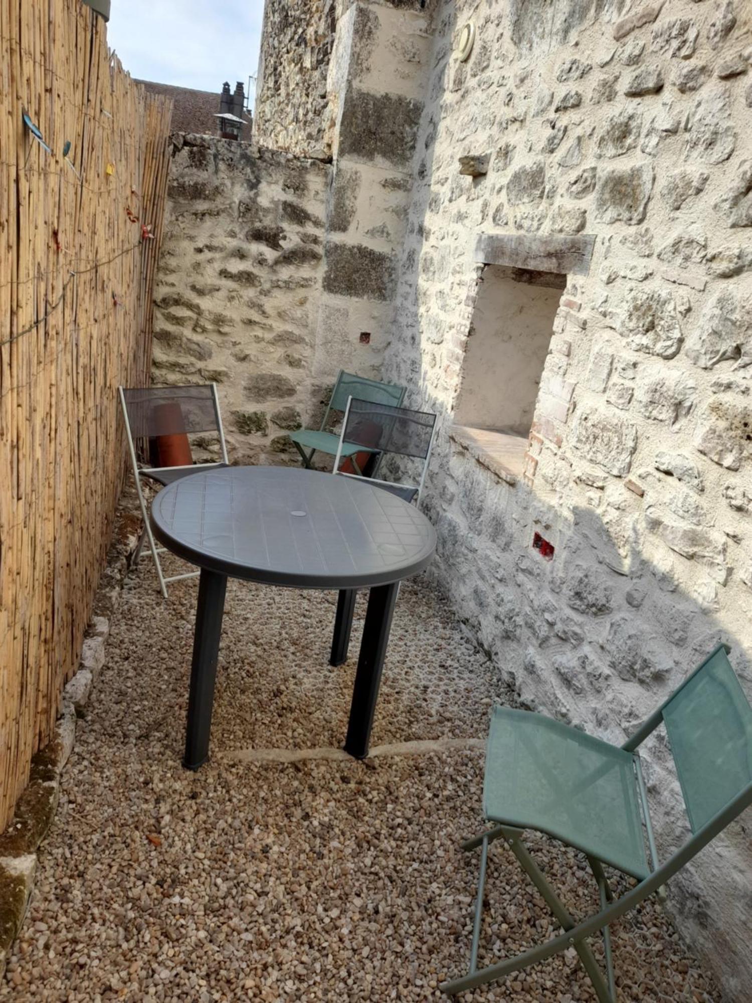 Gite De La Tour Montcuq Bagian luar foto